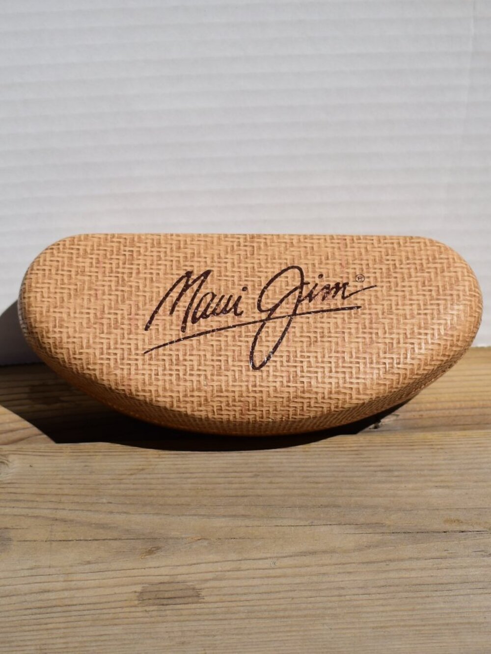 MAUI JIM CLAMSHELL SUNGLASS CASE LIKE NEW